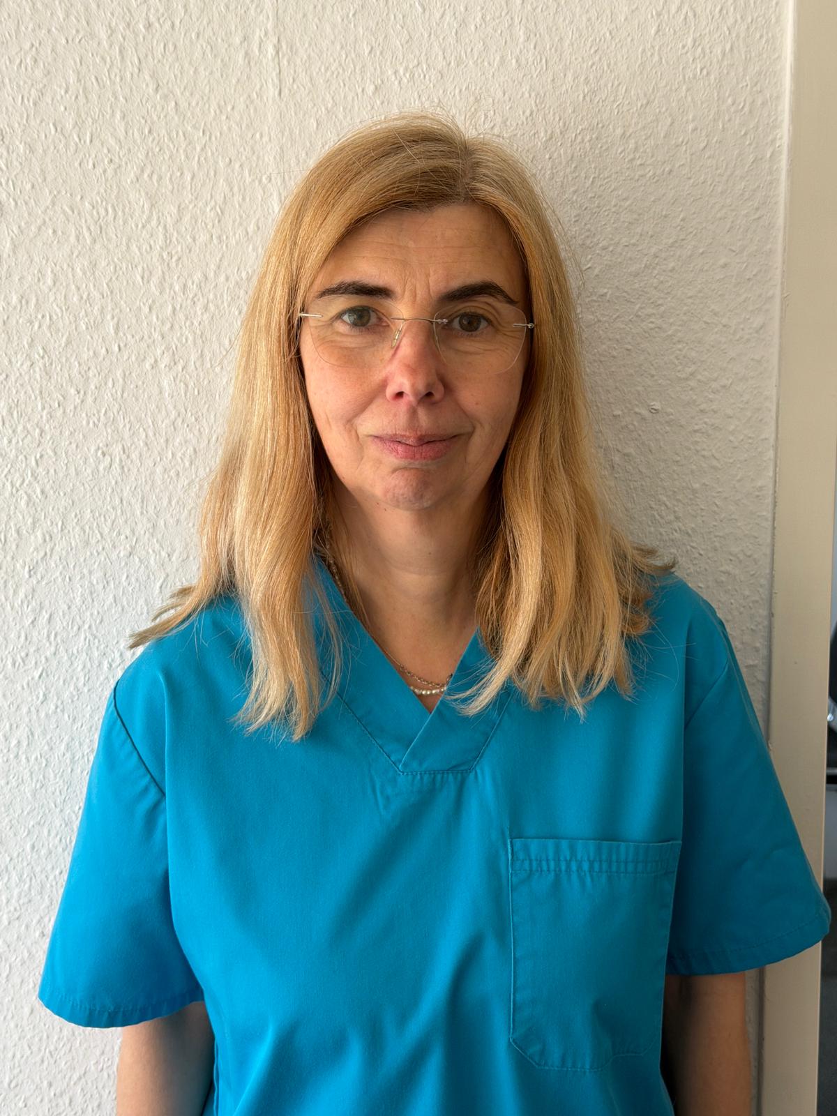 Frau Dimitrova – Bürofachangestellte